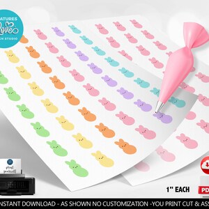 Könnte beinhalten: Druckbare 2,5 cm große Aufkleber mit pastellfarbenen Hasenformen. Die Aufkleber sind in Reihen auf weißem Papier angeordnet. Der Text "1" EACH" ist in der unteren rechten Ecke des Bildes gedruckt.