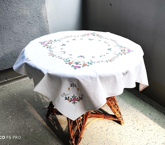 刺繍 テーブルクロス センター ハンドメイド