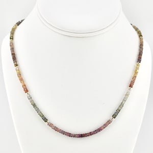 Atemberaubende natürliche Multi Sapphire Edelstein Halskette