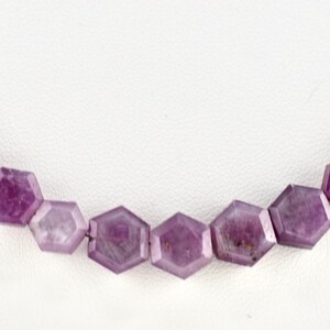 Collar llamativo con gema de rubí natural en forma de estrella hexagonal imagen 2