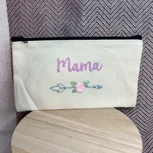 手刺繍ママジッパーポーチ