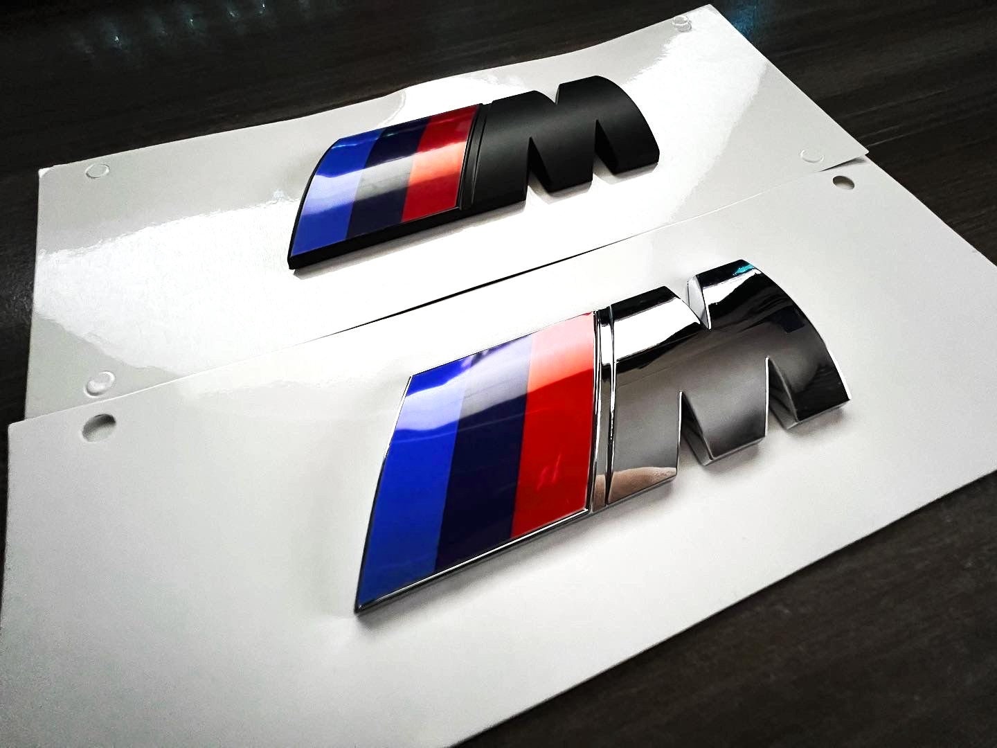 2x Original BMW M Emblemen M Logo M aufkleber Silber Chrom Neu Embleme  45x15mm