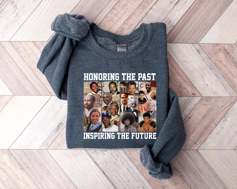 Black History Honoring The Past Inspiring The Future Teacher Shirt,Black History Month Shirt, The Future Black Shirt,Tree On The Books Gift bild 2