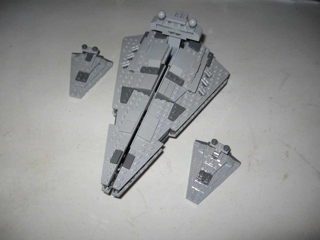 Lego Midi-scale Star Destroyer Star Wars #8099 and Two Mini