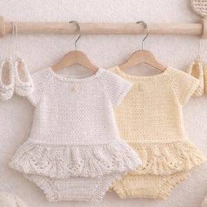 Modèle de tricot PDF à téléchargement immédiat pour accessoire photo barboteuse et chaussons Amy nouveau-né