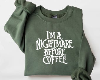 Sweat-shirt « L'Étrange Noël de Monsieur Jack », T-shirt gothique pour les amateurs de café, Cadeau humoristique pour les accros à la caféine, Pull ras du cou automnal à l'ambiance mystérieuse