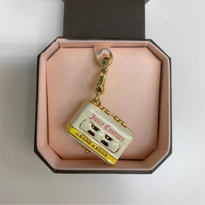 R06-Juicy Couture egg carton charm