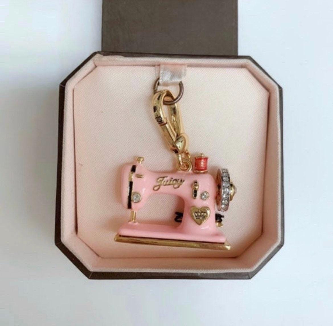 Juicy Couture ミニチュアミシンチャーム il_fullxfull.6325070102_4e2j.jpg