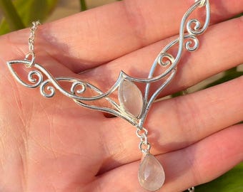 Colgante angelical de cuarzo rosa doble en forma de lágrima, majestuoso, caprichoso, collar de plata de ley 925, hada, diseñado a mano en Tasmania, Australia.