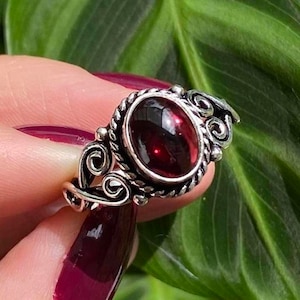 Natural Red Garnet ring, 925 Sterling Silver, Handmade, oval, Whimsical, enchanting, angelic, intricate design, unique, vampire, gothic,