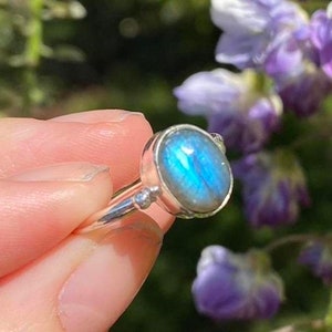 Natural labradorite crystal ring, 925 Sterling Silver, Handmade, oval cut, Whimsical and enchanting, stackable, thin elegant band, hippie