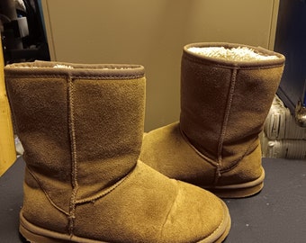 Ladies Brown Suede Size 6 Boots