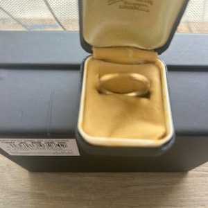 Platinum wedding band