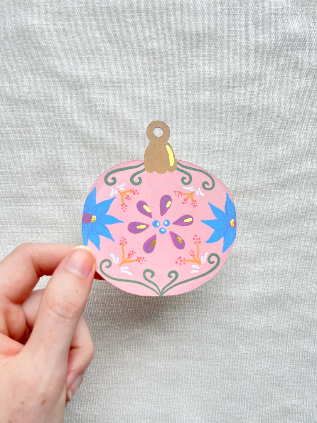 Set of 8 Christmas Gift Tags Circle Ornament Die Cut Holiday Gift Tag