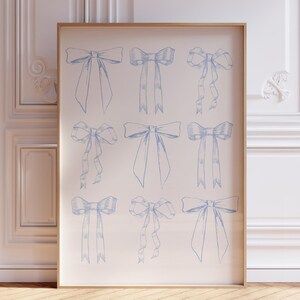 Sztuka ścienna Balletcore, wystrój pokoju Coquette, nadruk kokardki akwarelowej, sztuka ścienna Baby Blue, wydruk sztuki pastelowej gotyckiej, estetyczna dekoracja ścienna Old Money