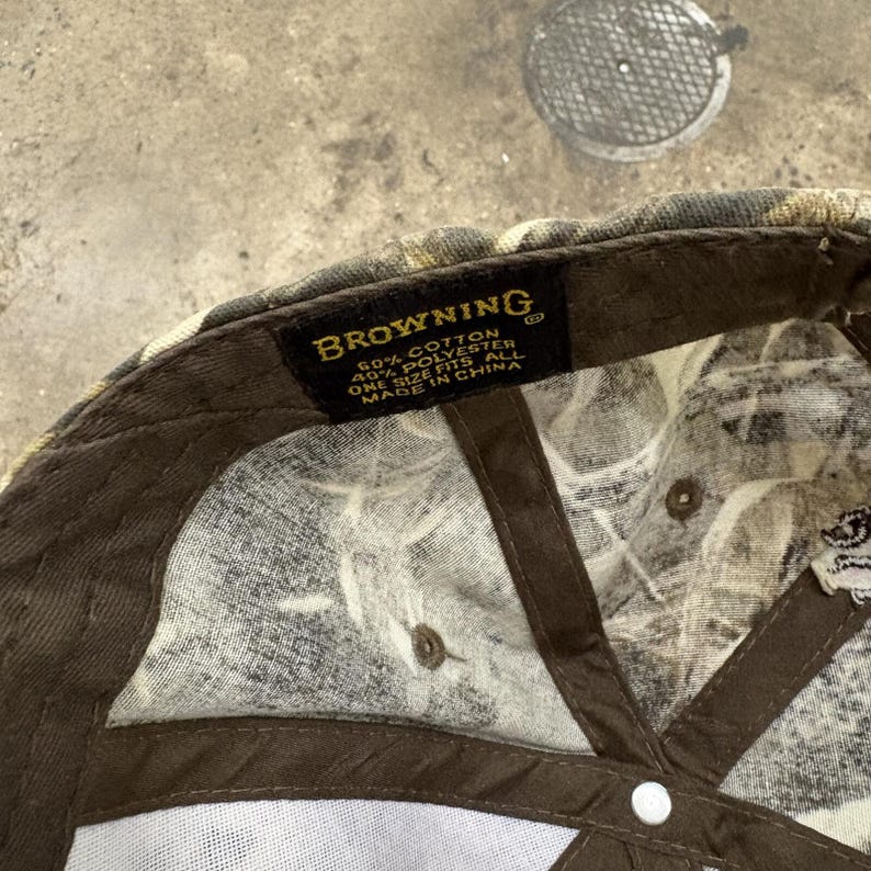 Cappello vintage Browning mimetico marrone cioccolato con ricamo, anni 2000. immagine 4