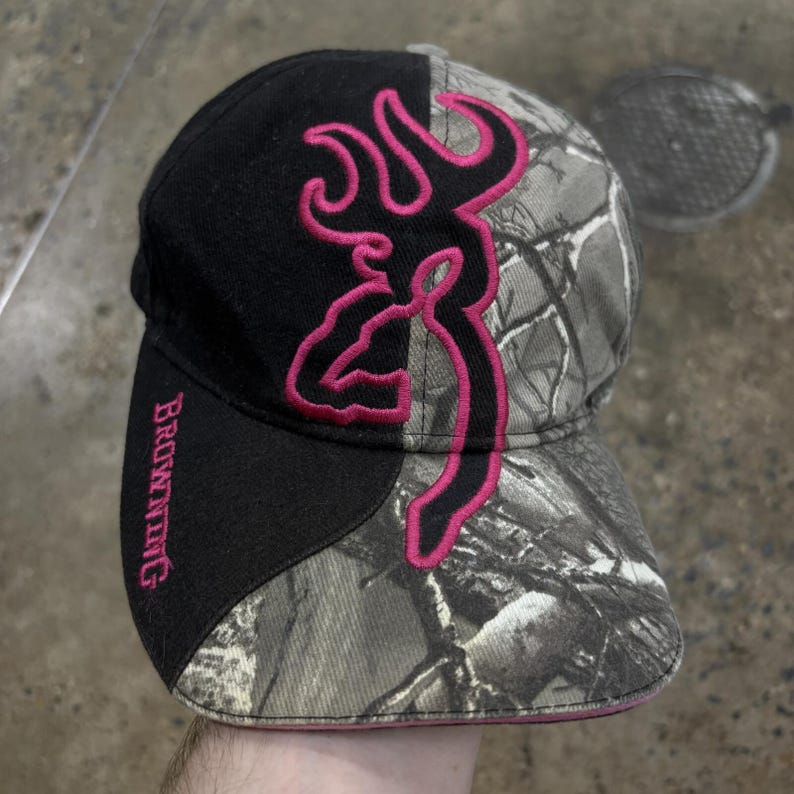 Cappello da skater vintage Y2K ricamato Browning rosa mimetico grunge immagine 1