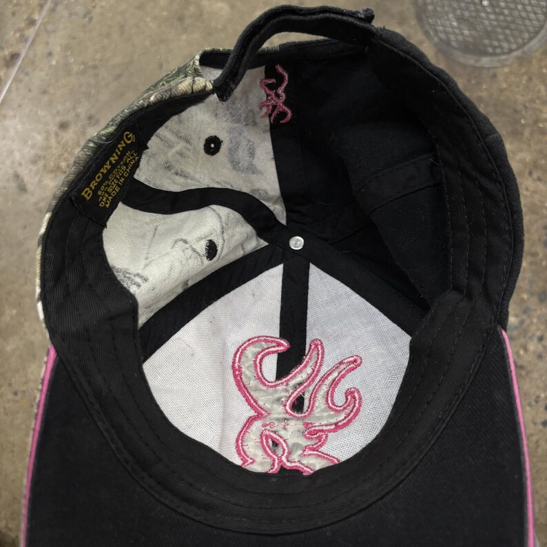 Cappello da skater vintage Y2K ricamato Browning rosa mimetico grunge immagine 3