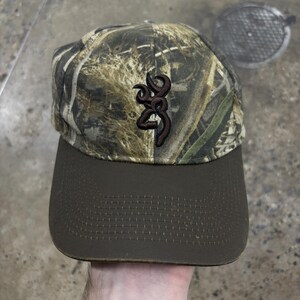 Cappello vintage Browning mimetico marrone cioccolato con ricamo, anni 2000. immagine 1