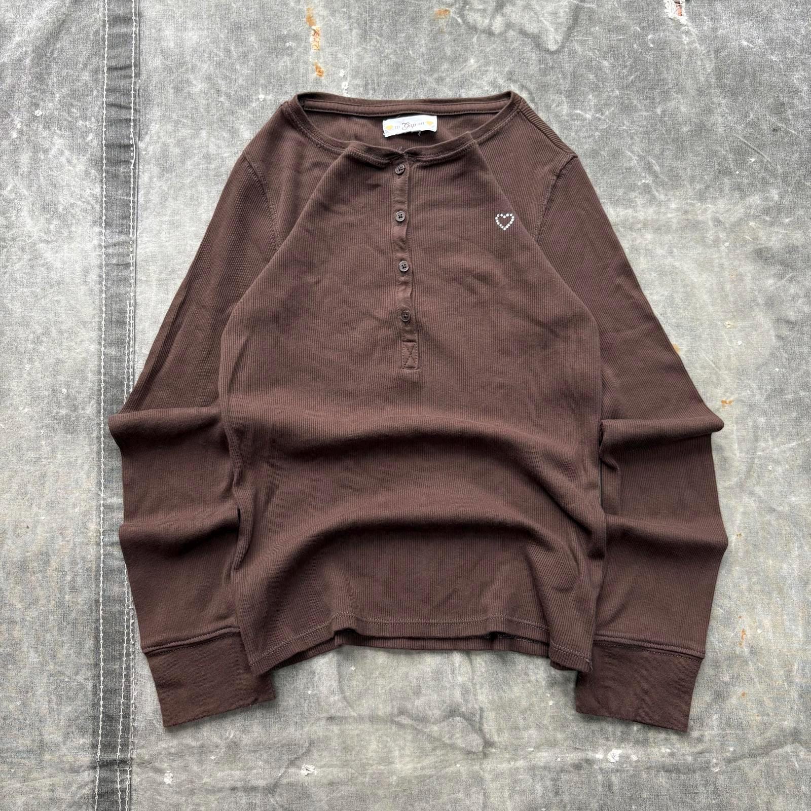Vintage Y2K Gap Chocolate Brown Rhinestone Heart Thermal Henley