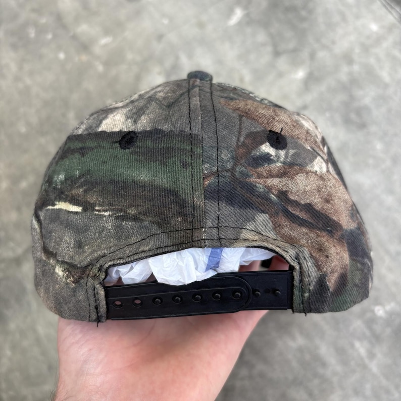 Vintage Y2K Bass Pro Shops Mossy Oak Camo Fish SnapBack-keps bild 2
