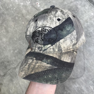 Vintage Y2K Bass Pro Shops Mossy Oak Camo Fish SnapBack-keps bild 1
