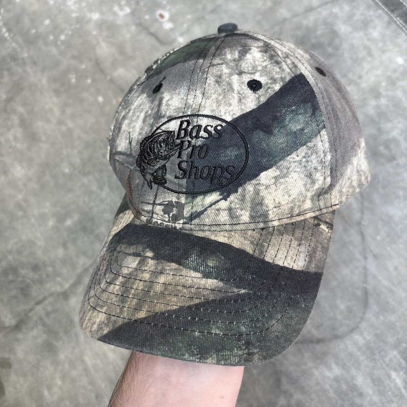 Vintage Y2K Bass Pro Shops Mossy Oak Camo Fish SnapBack-keps bild 1