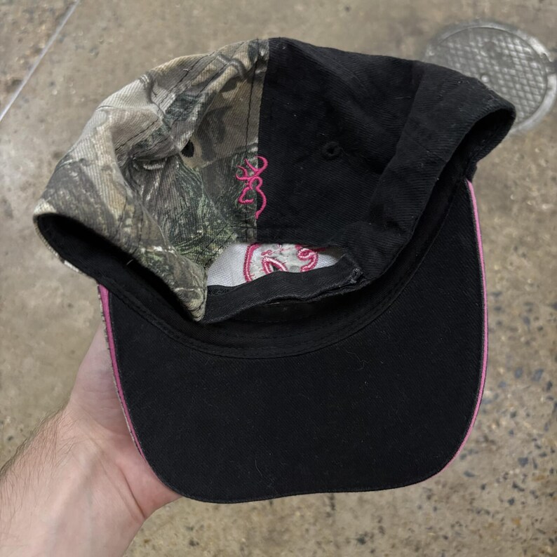 Cappello da skater vintage Y2K ricamato Browning rosa mimetico grunge immagine 2