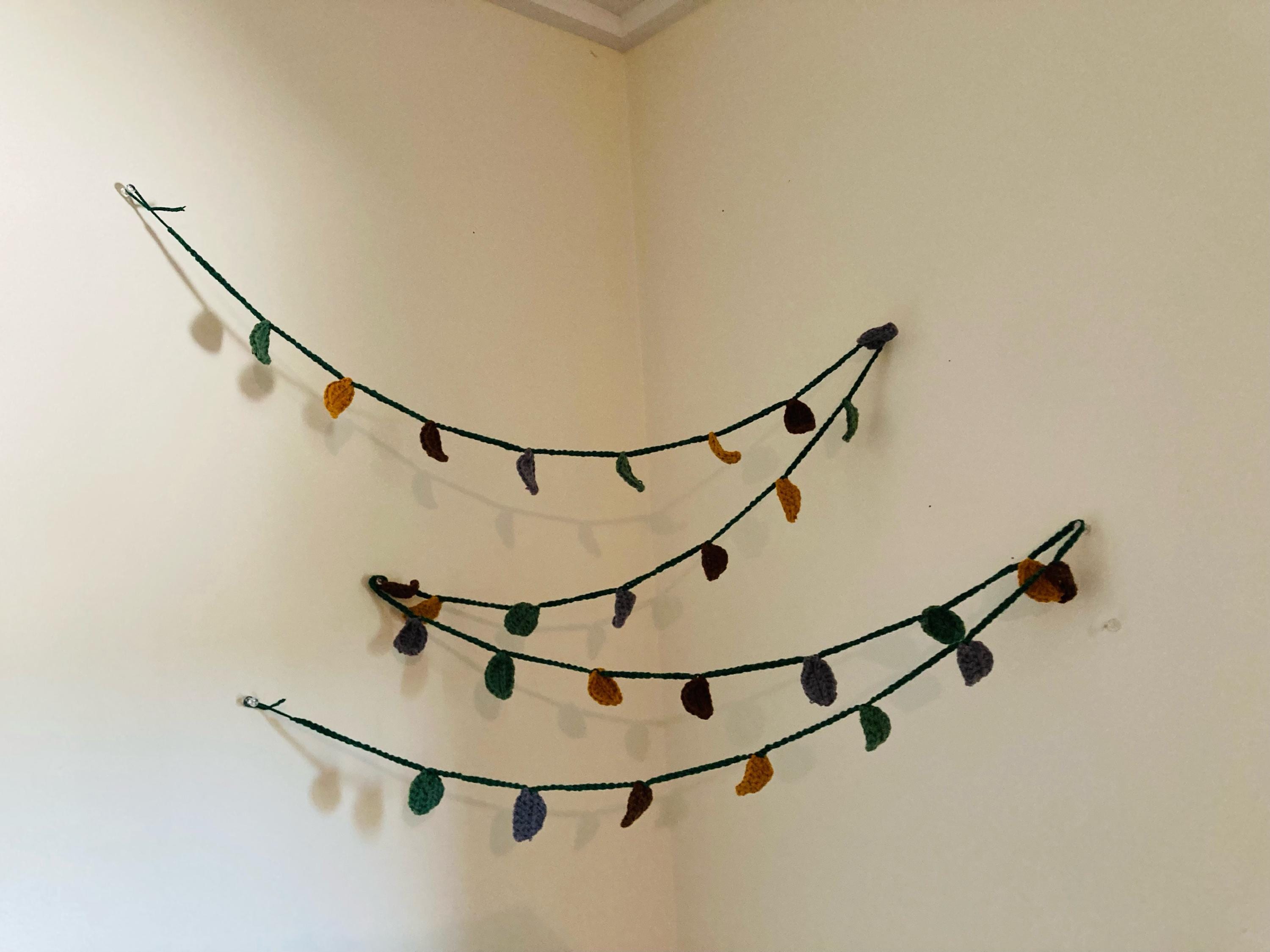38 Crochet Leaf Patterns To Welcome Fall With Appliqués, Garlands, and Botanical Details 37 Leaf Garland Crochet