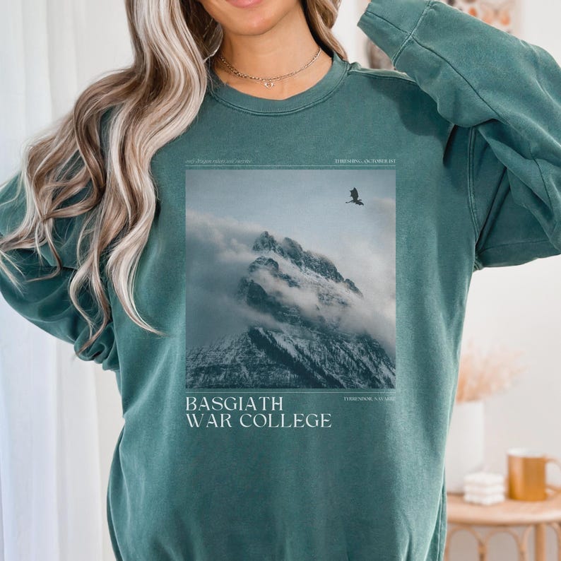 Fantasy Reader Crewneck Fourth Wing Inspired Sweatshirt Dragon Rider Design Book Themed Apparel Basgiath College Merchandise Literary Fandom Wear Comfortable Reading Companion Romantasy Novel Gift Soft Cotton Blend Casual Outfit Empyrean