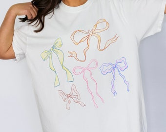 Oversized Bow Tshirt Hand Drawn Sketch Design Graphic Minimalist Tee Casual Style Relaxed Fit Loose Top Feminine Clothing