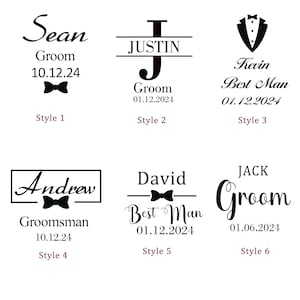 Puede incluir: Seis estilos diferentes de dise&ntilde;os de regalos personalizados para bodas o padrinos de boda. Cada dise&ntilde;o presenta una corbata de lazo, el nombre del destinatario y la fecha del evento. Los dise&ntilde;os est&aacute;n etiquetados con el texto "Style 1" a "Style 6".