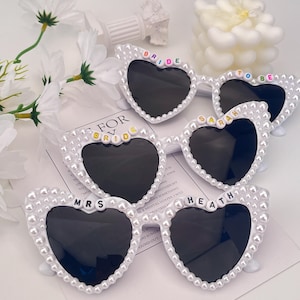 Óculos de sol personalizados com strass e coração para noiva, óculos de sol para noiva, óculos de sol com pérolas para noiva, óculos de sol para noivo e casamento, chá de panela