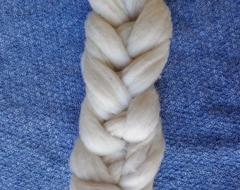 Undyed Rambouillet Wool Roving, for hand spinning, felting and fiber crafts