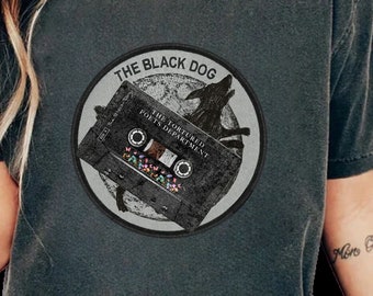 Département des poètes torturés The Black Dog T-shirt rétro cassette couleurs confort, chemise dépression vieilles habitudes qui crient, cadeau Swiftie Merch