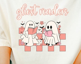 Camiseta de Halloween con fantasmas lectores de Comfort Colors®, camiseta para amantes de los libros de Halloween, camiseta con fantasmas leyendo libros, camiseta linda con fantasmas, camiseta linda con fantasmas leyendo