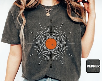 Comfort Colors® Sun T-shirt, Sunburst Shirt, Vintage Summer Vibes Tee, Boho Spring Outfit, Inspirational Clothing, Minimalist Women Tee Gift