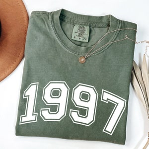 Benutzerdefinierte Geburtstagsjahr Comfort Colors® Tshirt, personalisiertes Geburtstags-Shirt, 1997 Geburtstags-T-Shirt, Geburtstags-Outfits, Vintage Geburts-Jahres-Kleidungsgeschenk