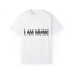 I AM MUSIC, Musikliebhaber Geschenk, Unisex T-Shirt, Perfekt für Musikfestivals & Konzerte, Playboi Carti