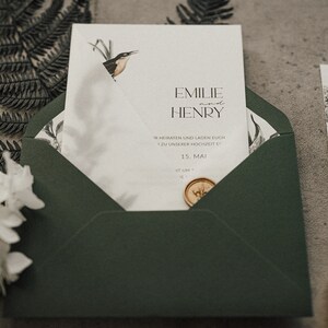 Kuvert Soho Urban Glam – passender Umschlag für Einladungskarten-Set, floral, grün, weiß, gold, klassisch, bird