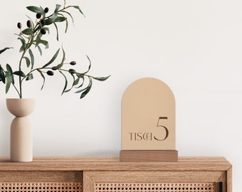 Terracotta Love wedding table number – modern in beige and brown, simple and semicircular