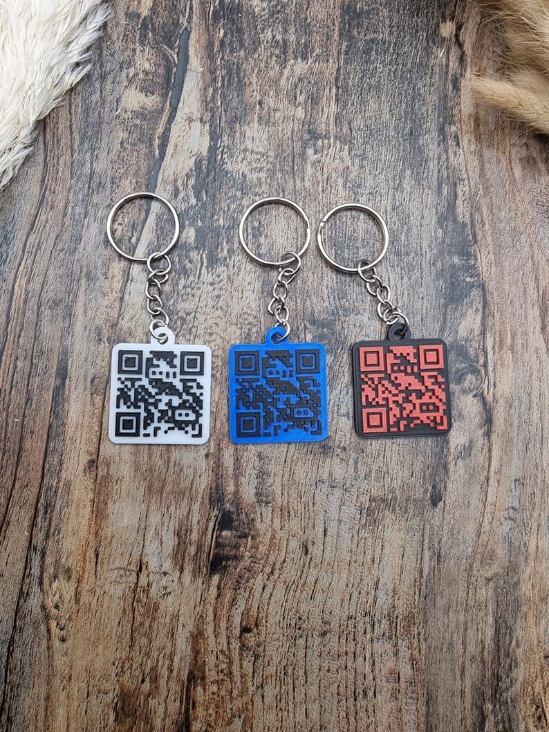 Customizable 3D Printed QR Code Keychain / URL, Wifi, Instagram ...