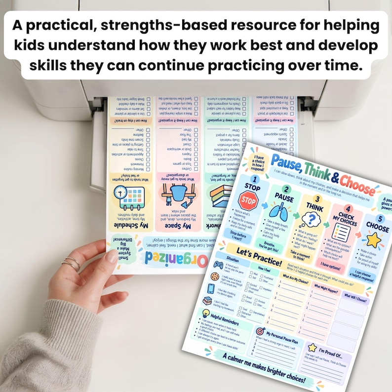 Op de afbeelding: Een geprint educatief werkblad getiteld Pause, Think & Choose met een stappenplan in vijf delen voor emotionele zelfregulering. Het document bevat secties voor oefeningen, handige herinneringen en een persoonlijk plan met kleurrijke iconen en tekst.