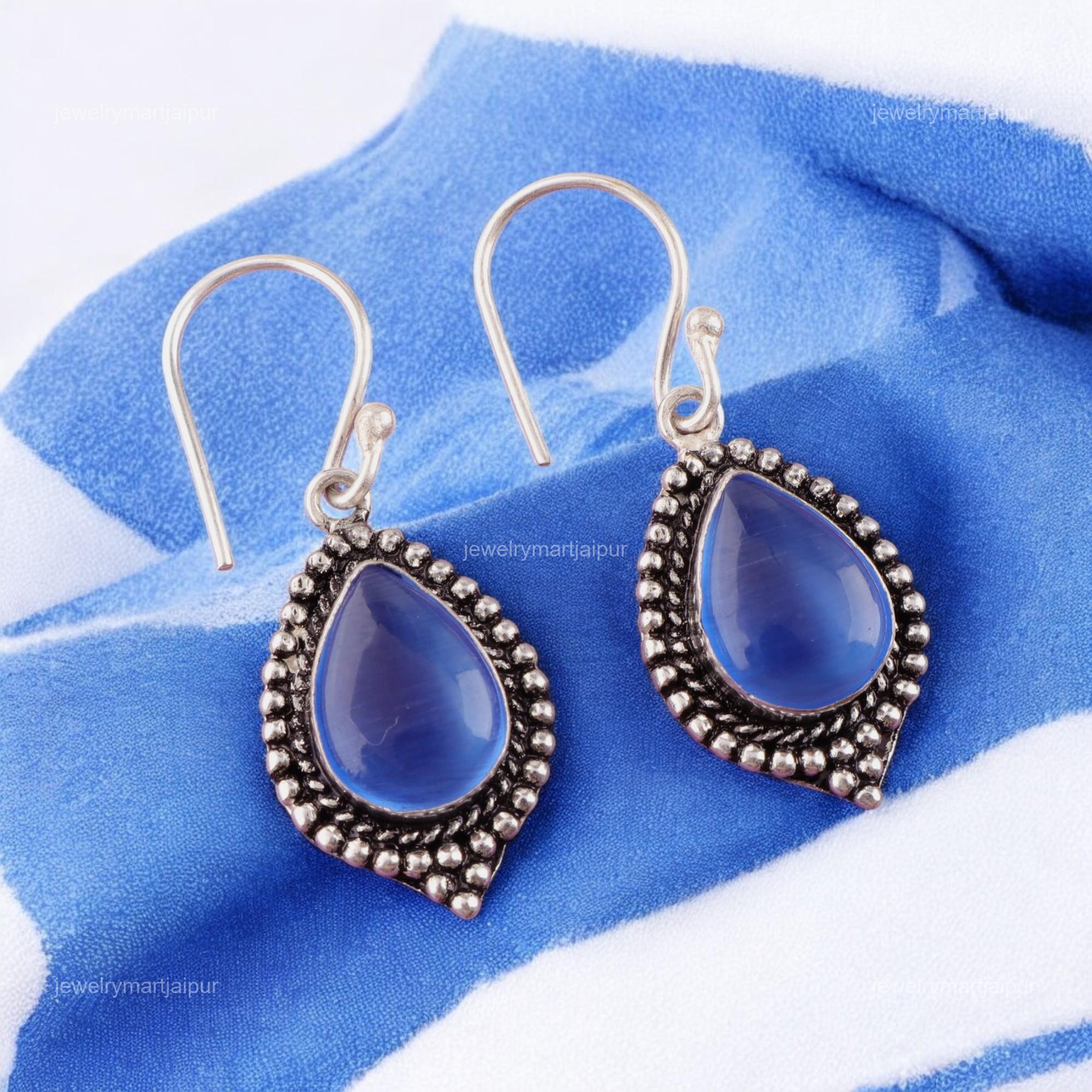 Dark Blue Cat NEW Gucci Crystal Feline Head Drop Earrings Blue Cat main image 0