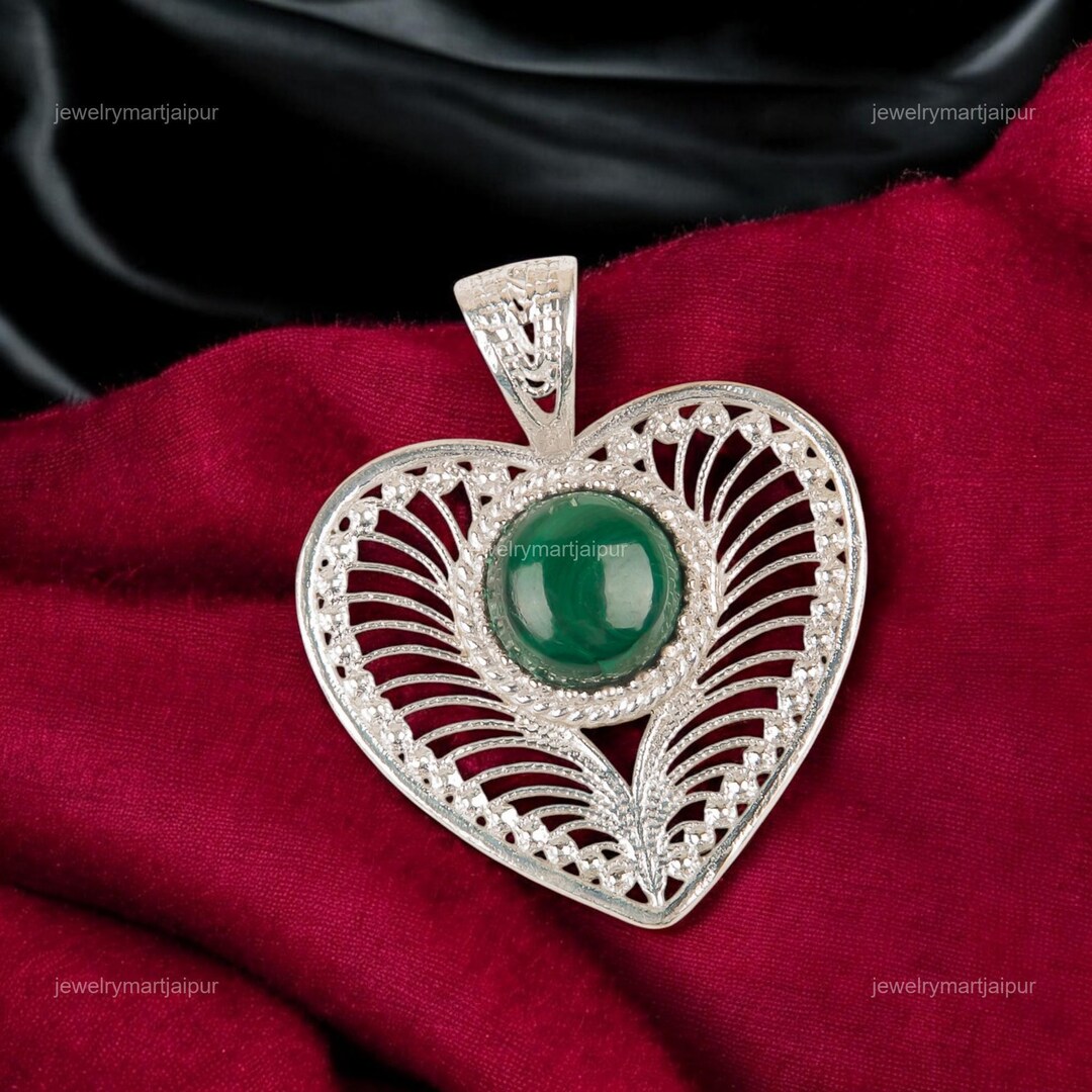 マラカイト ハート型ネックレス ケース付き マラカイト ハート 調節