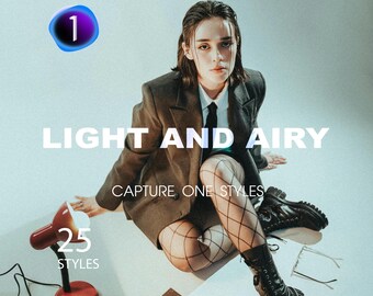 Puede incluir: Una mujer con un blazer marrón y medias de rejilla negras posa con una pierna extendida. El texto "LIGHT AND AIRY" está escrito en letras blancas en la parte superior de la imagen. El texto "CAPTURE ONE STYLES" está escrito en letras blancas debajo de la mujer. El texto "25 STYLES" está escrito en letras blancas en una lámpara roja.