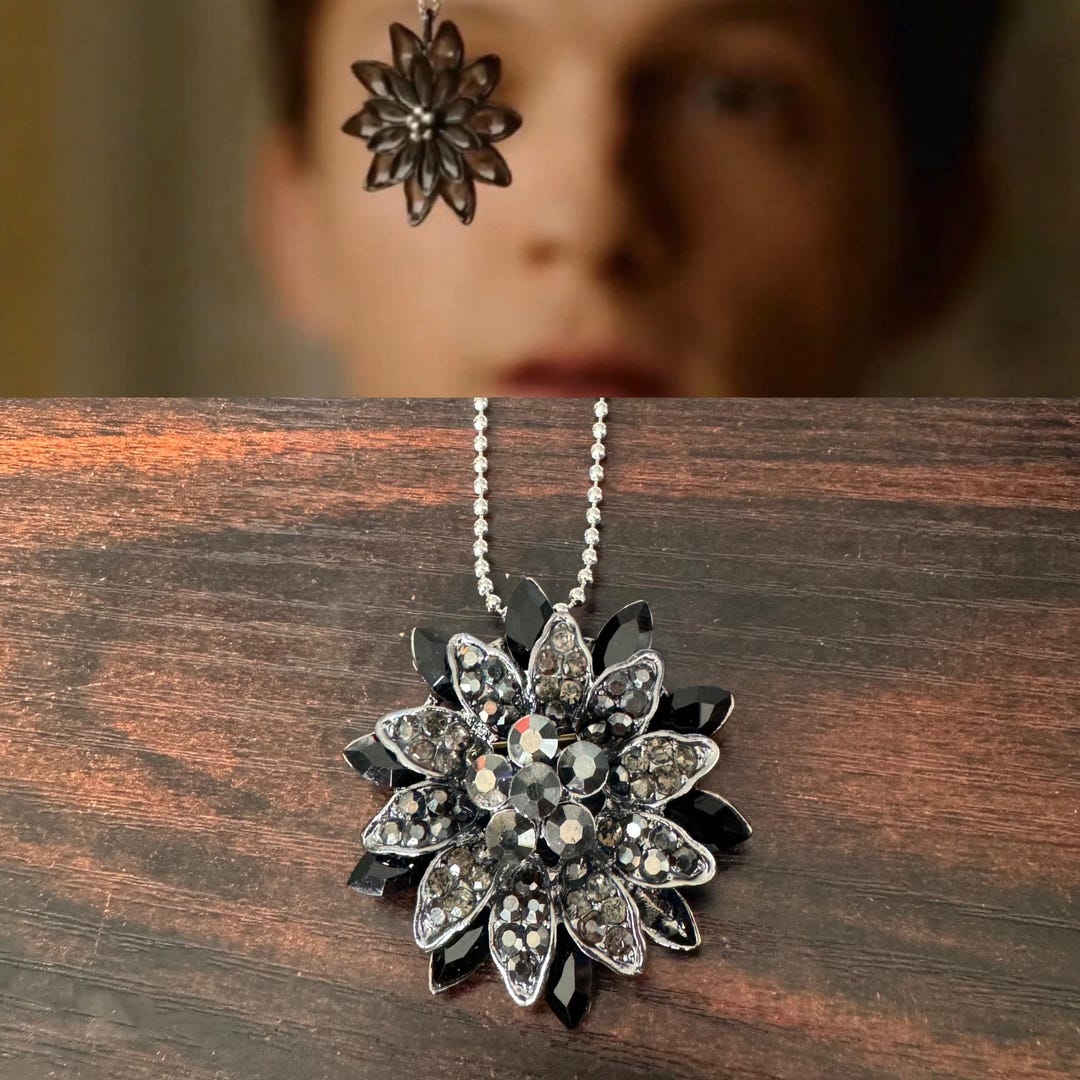 Marvel's Spiderman Far From Home Black Dahlia Necklace - Peter