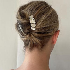 Raw Quartz Hair Barrette, White Cream Crystal Updo Hairstyle Accessory, Wedding Party, Bridesmaid Gift, Homecoming Prom Jewellery