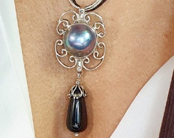 Pendant in 925% nickel free silver with excellent mabè pearl in bright gray color (P 14 PERLA)