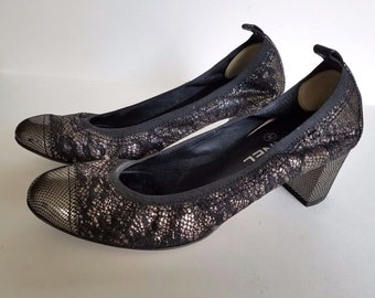 Chanel Shoes Escarpins Gold/black Pumps Size 39